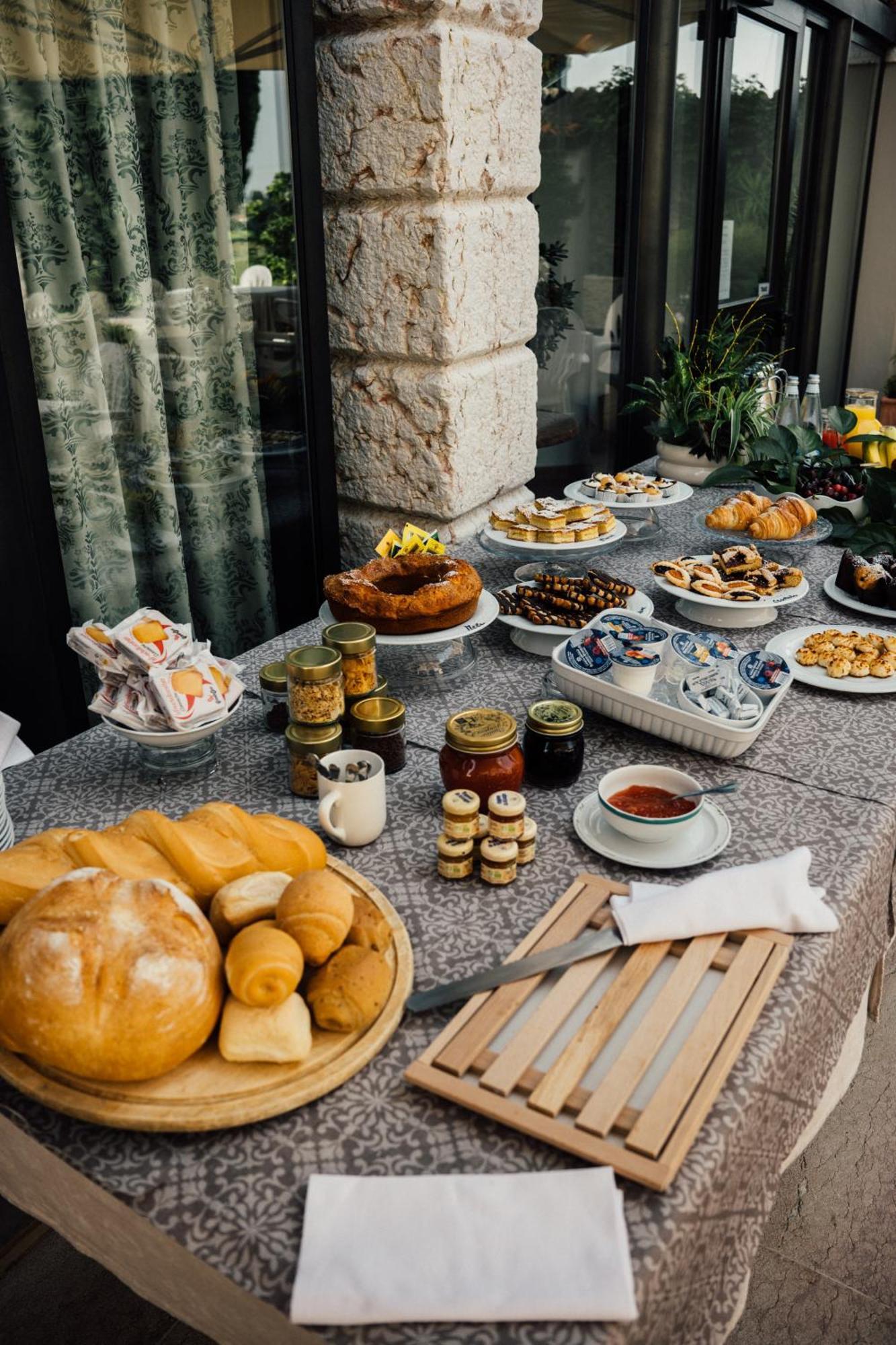 קסטלנואובו דל גארדה Albergo La Meridiana מראה חיצוני תמונה