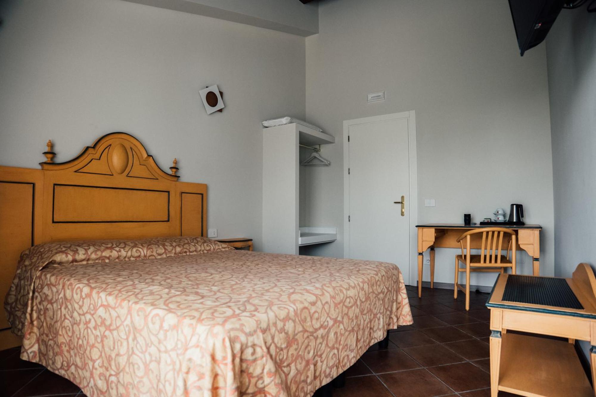 קסטלנואובו דל גארדה Albergo La Meridiana מראה חיצוני תמונה
