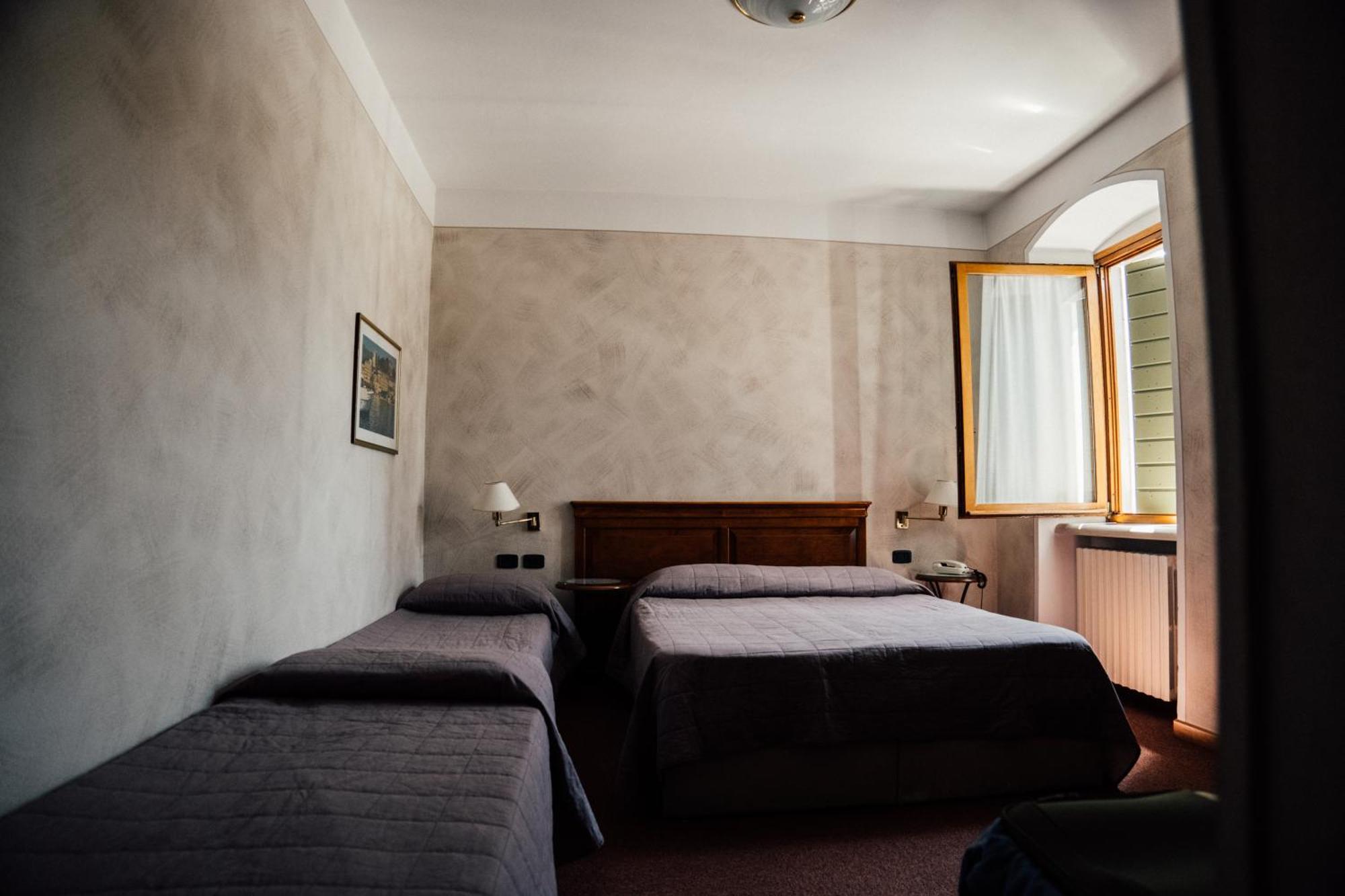 קסטלנואובו דל גארדה Albergo La Meridiana מראה חיצוני תמונה