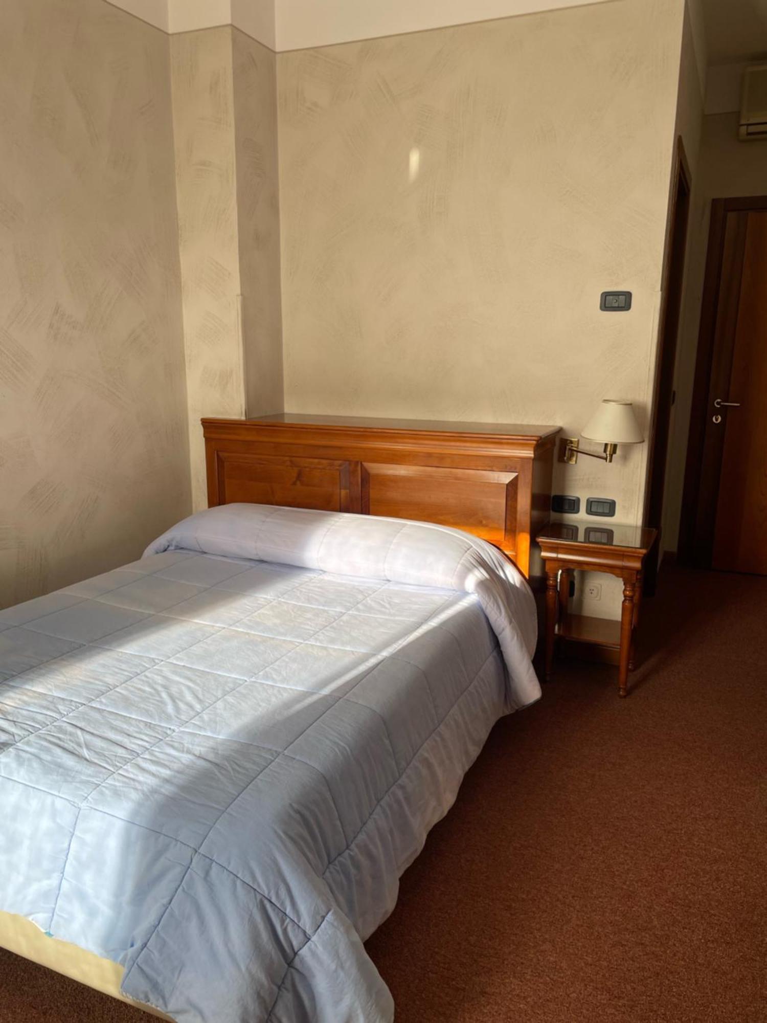 קסטלנואובו דל גארדה Albergo La Meridiana חדר תמונה